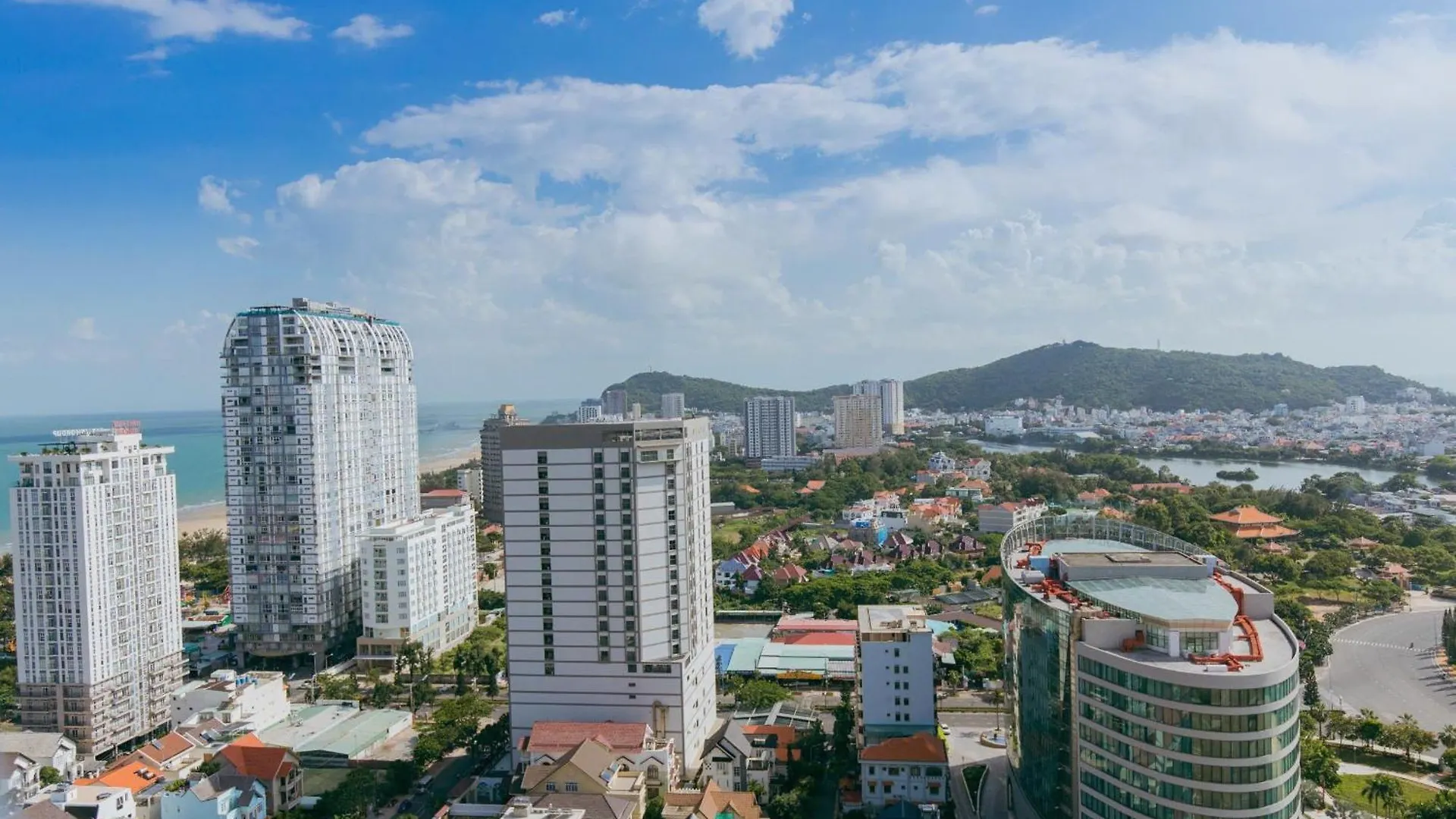 The Song Boutique Apartment 붕타우