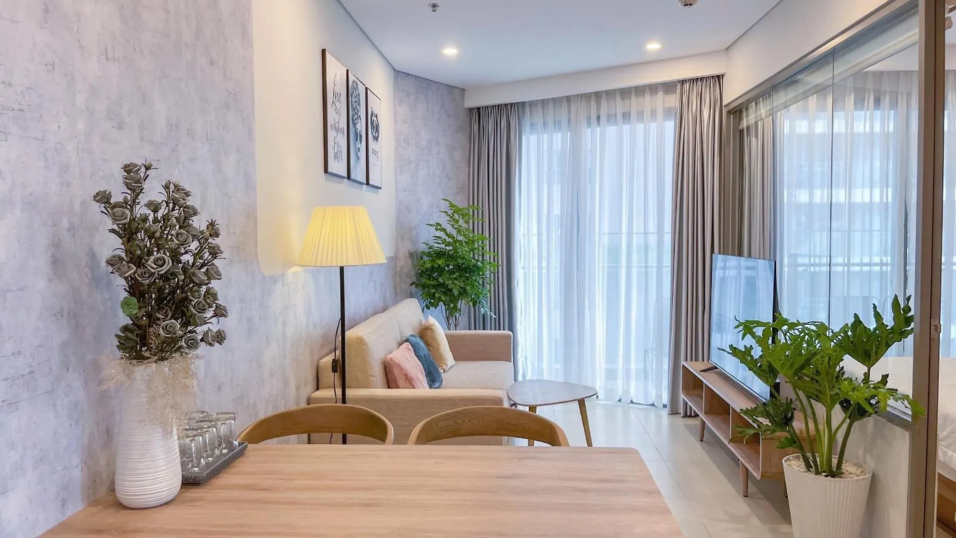 The Song Boutique Apartment 붕타우 0*,