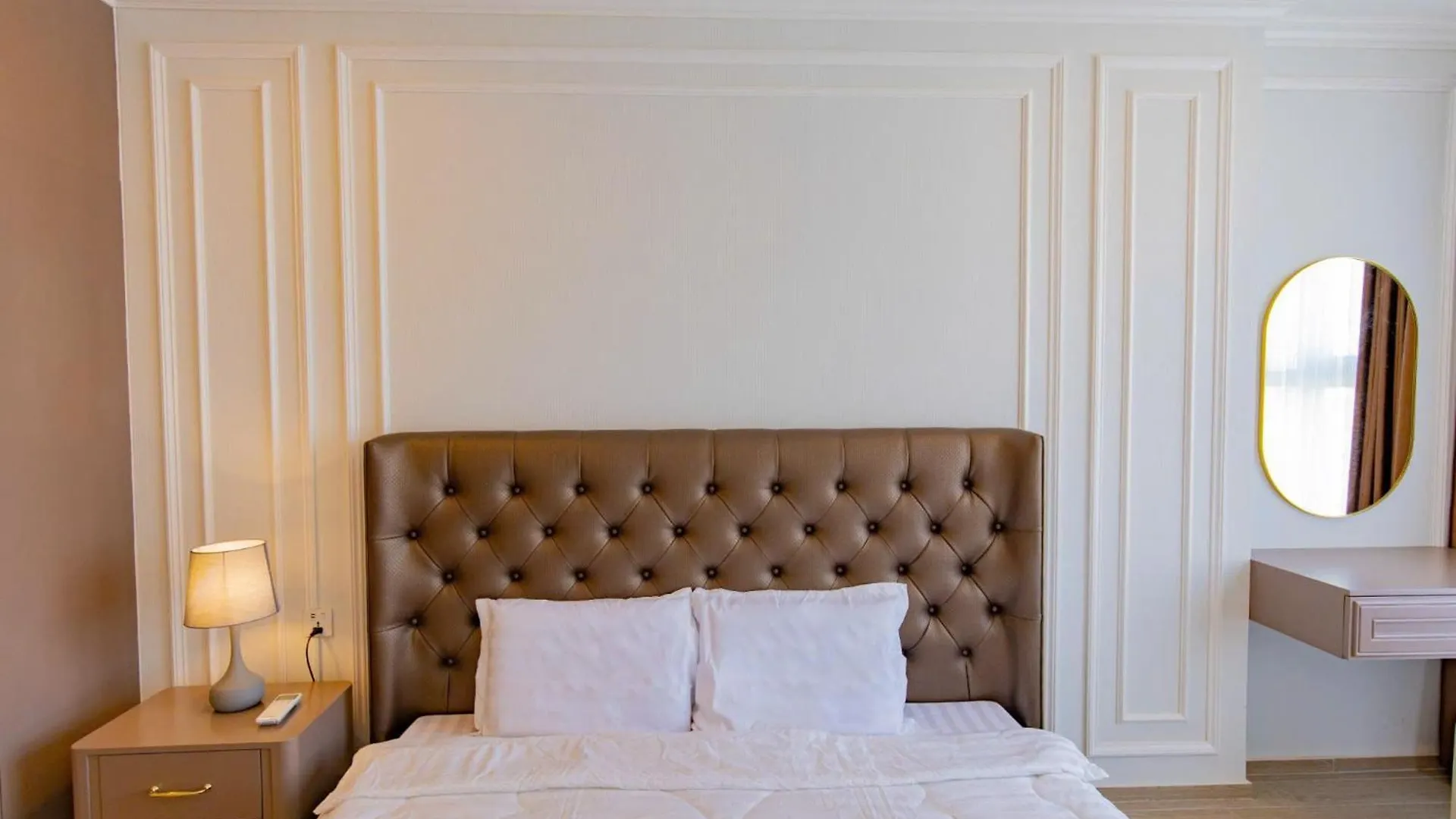 The Song Boutique Apartment 붕타우