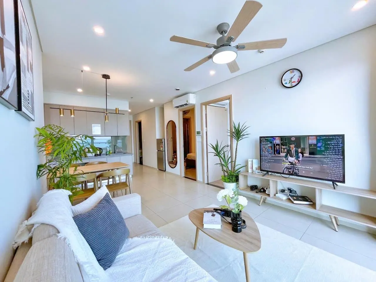 The Song Boutique Apartment 붕타우
