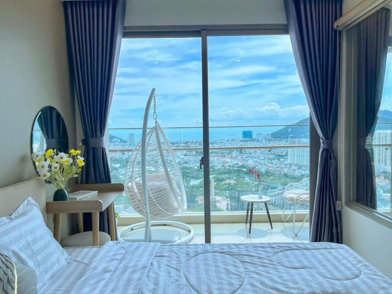 The Song Boutique Apartment 붕타우